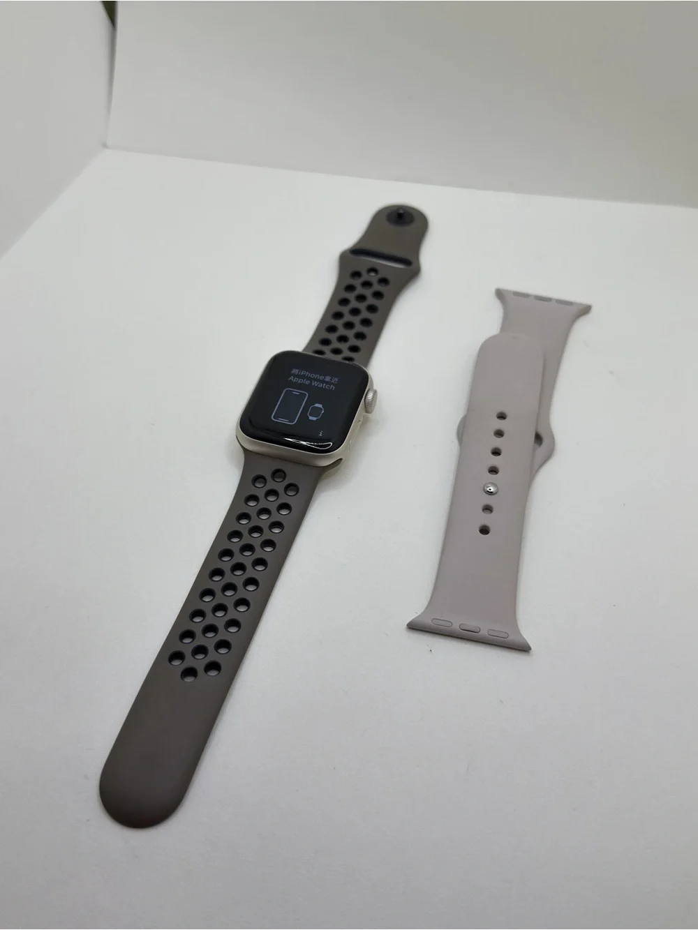 Apple Smartwatch with TWO Sport Band SE 40MM
